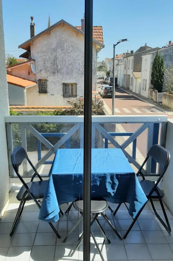 Le Petit Bleu De Didonne 28M2 150 M De La Plage Avec Balcon Saint-Georges-de-Didonne ภายนอก รูปภาพ